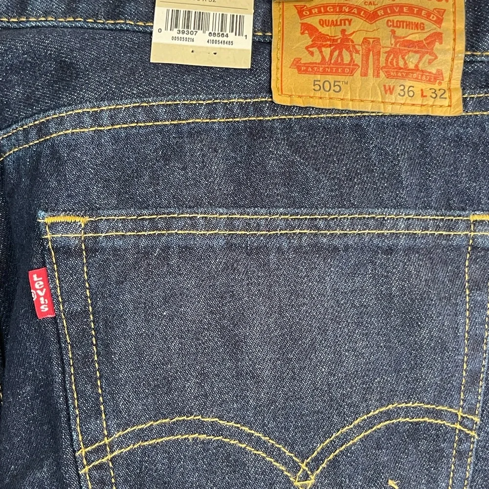 Levi's 505 regular dark wash Blue Relaxed Fit Jeans 36 x 32